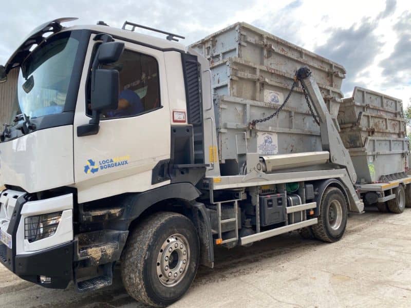 Camion et bennes Loca Benne Gironde livrés à Arcachon